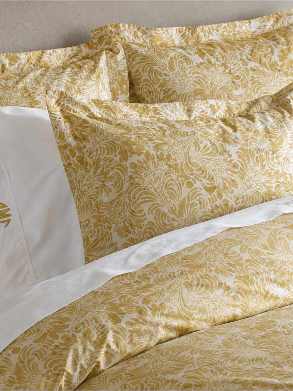 Pottery Barn Mari Scroll Paisley Floral Full/Queen Duvet and Euro Shams Yellow